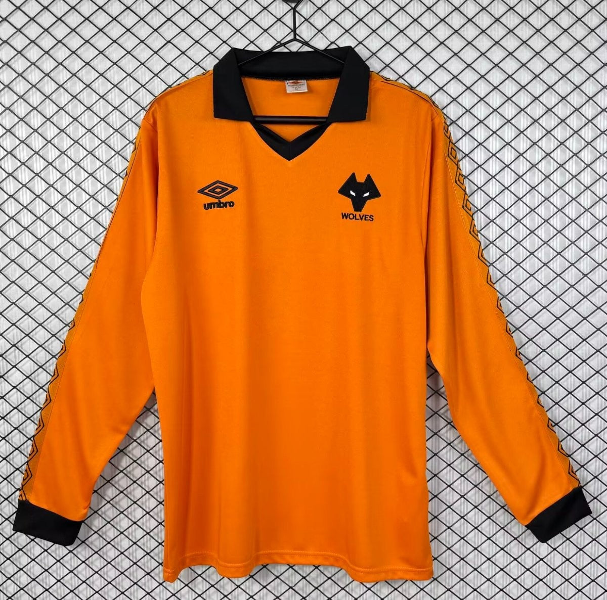 Retro 80/81 Wolverhampton Wanderers Home Long Sleeve Shirt