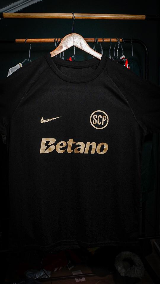 Sporting - T-shirt Preta