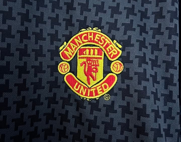 Manchester United - Camisola Retro 03/04