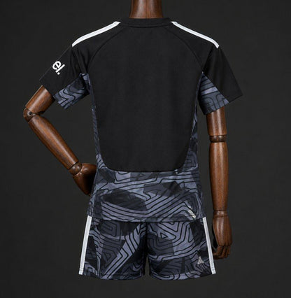 26/27 Kids Arsenal Black with Dark Grey Geometric Contour Pattern Goalkeeper Shirt Set