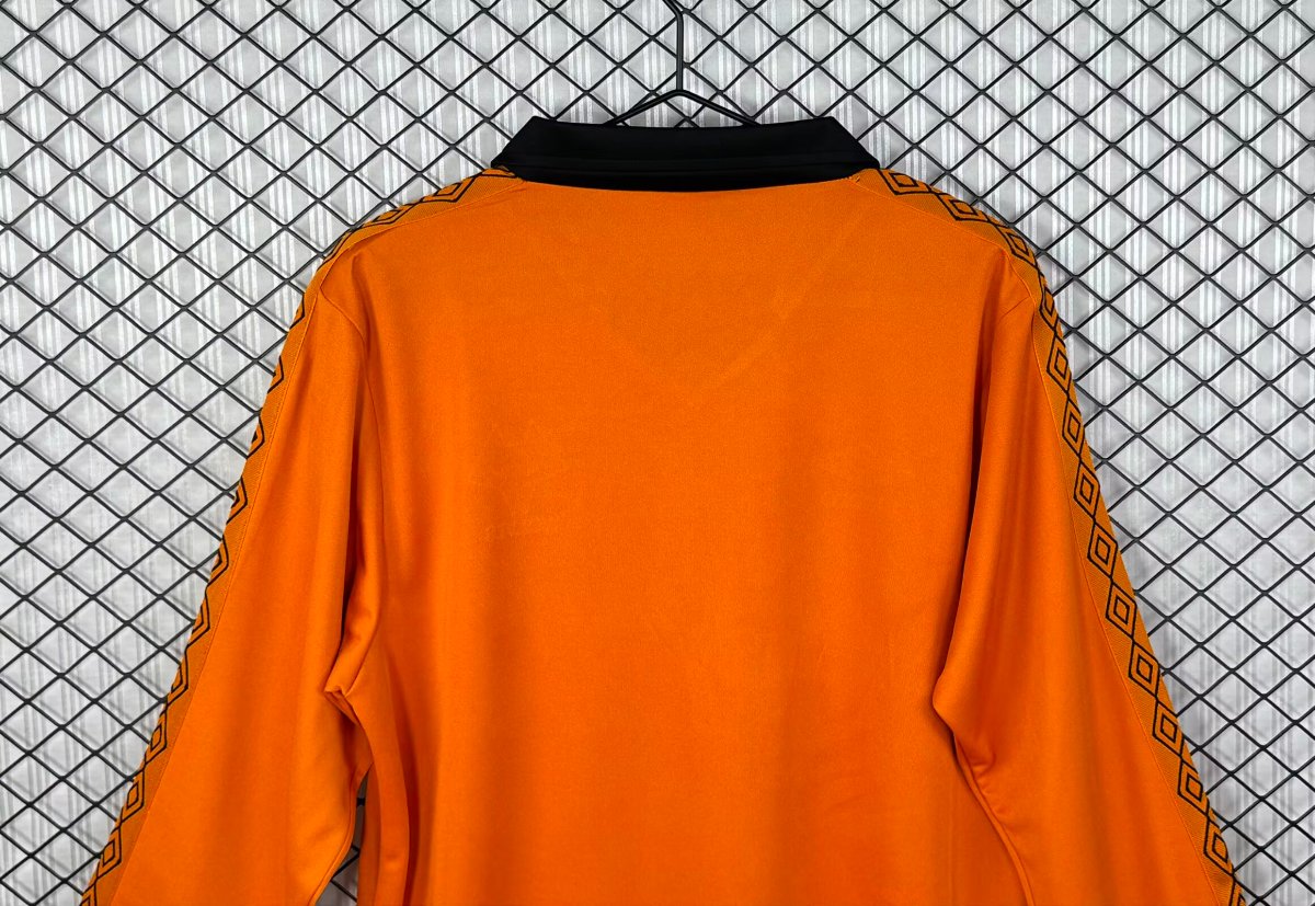 Retro 80/81 Wolverhampton Wanderers Home Long Sleeve Shirt