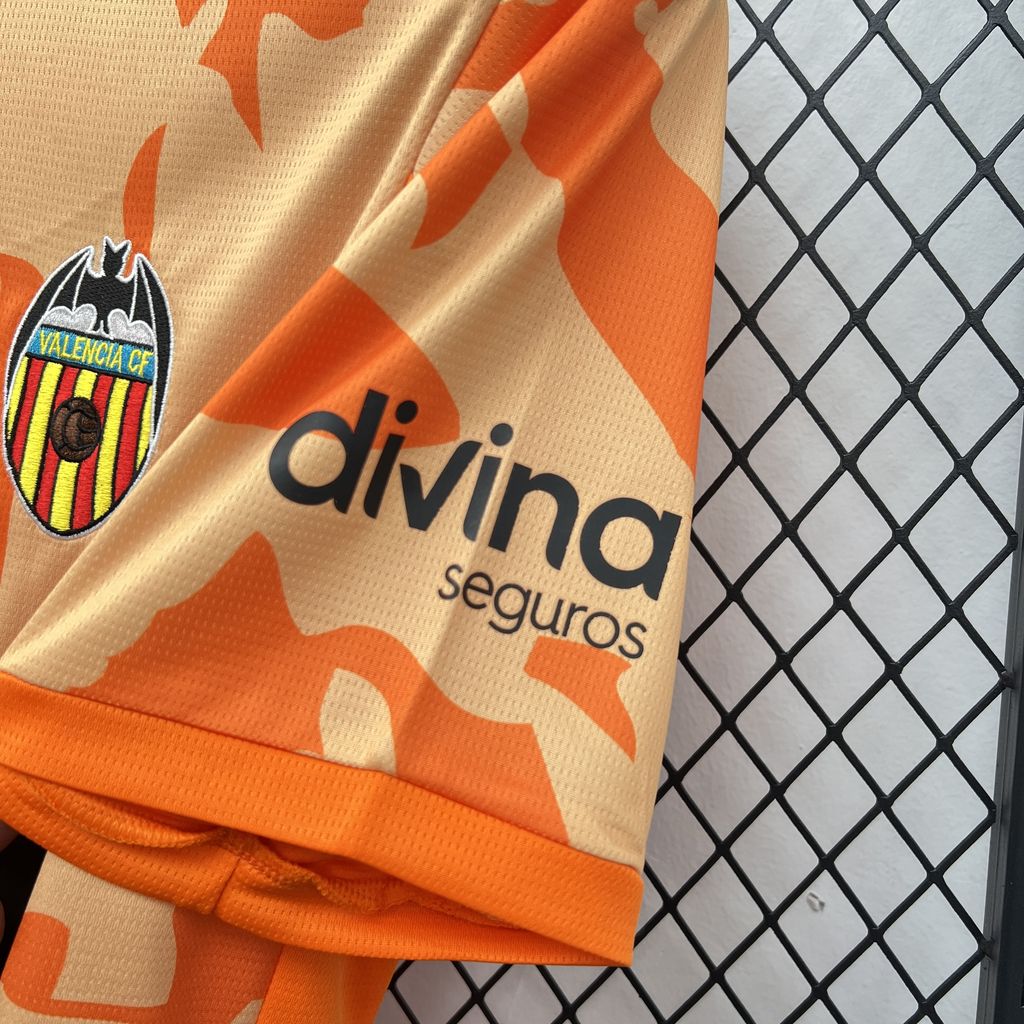 2025/26 Mens Valencia CF Retro Shirt