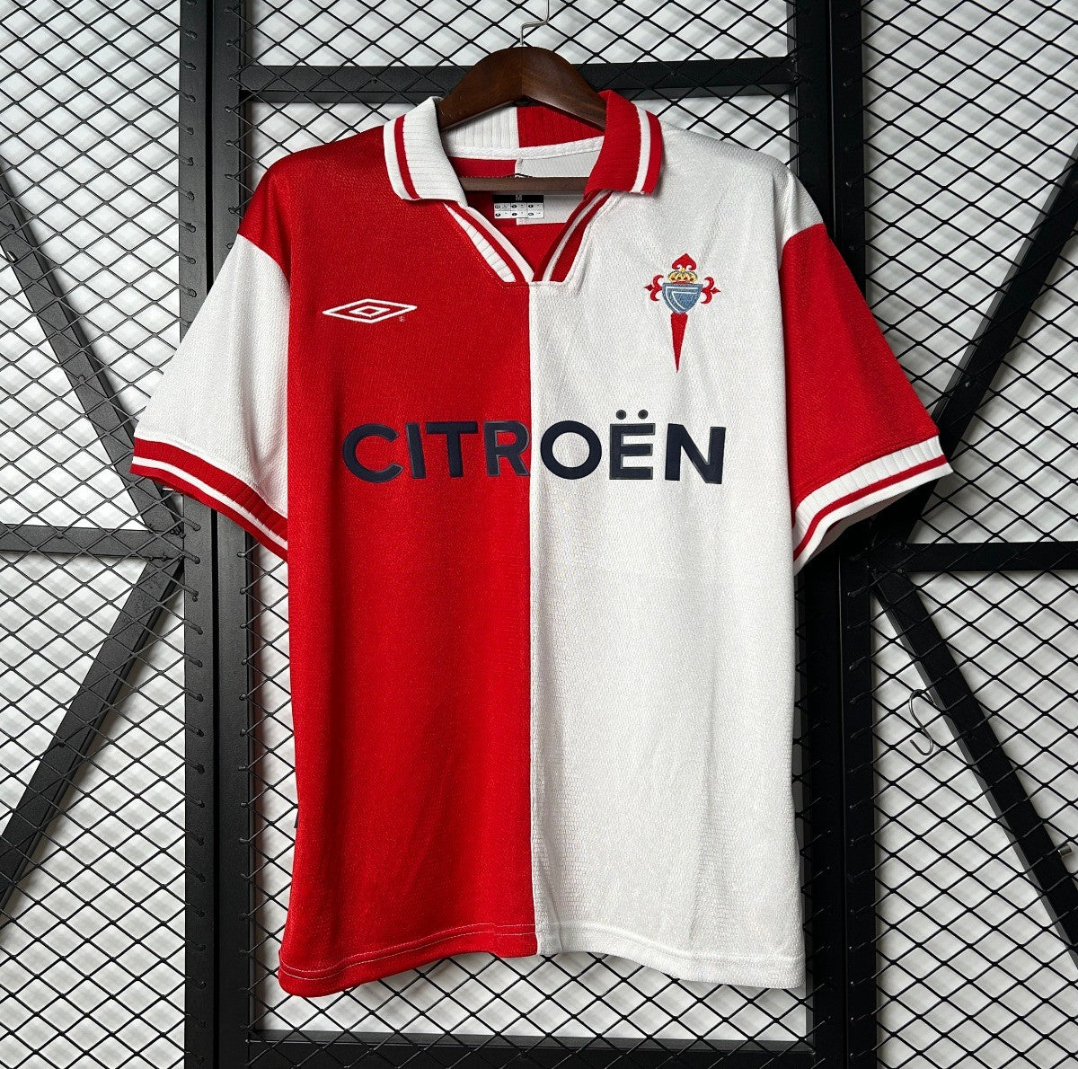 01/02 Retro Celta Away Shirt
