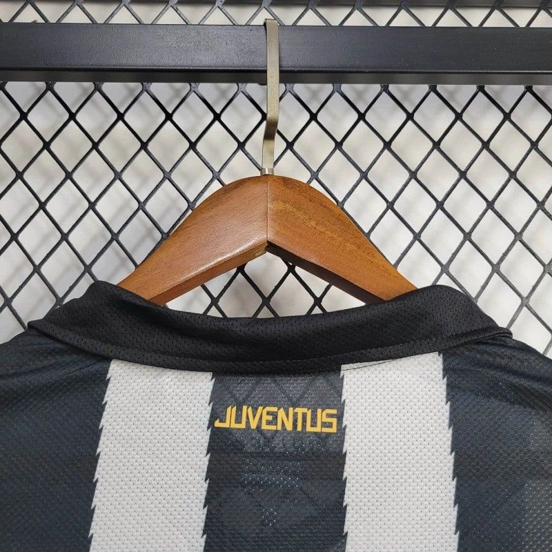 2010/11 Retro Juventus Home Shirt