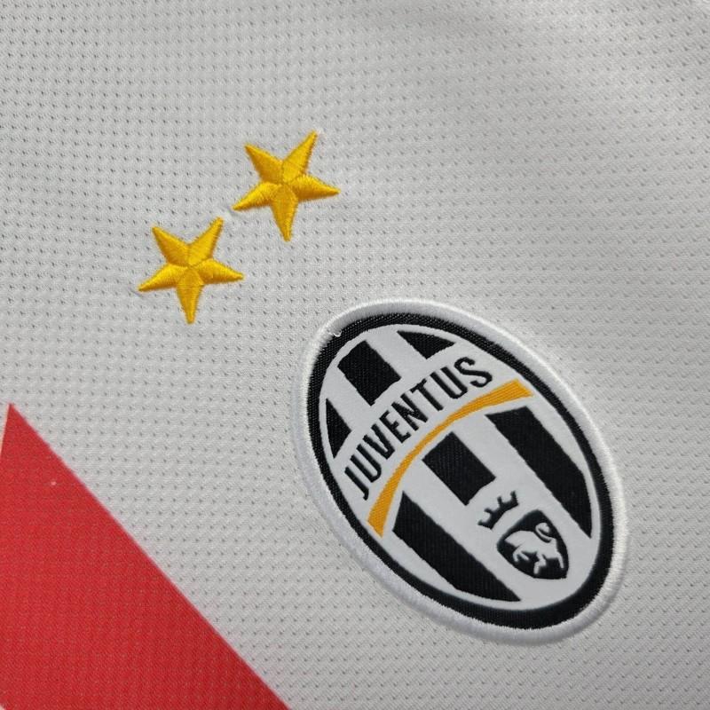 10/11 Retro Juventus Away Shirt