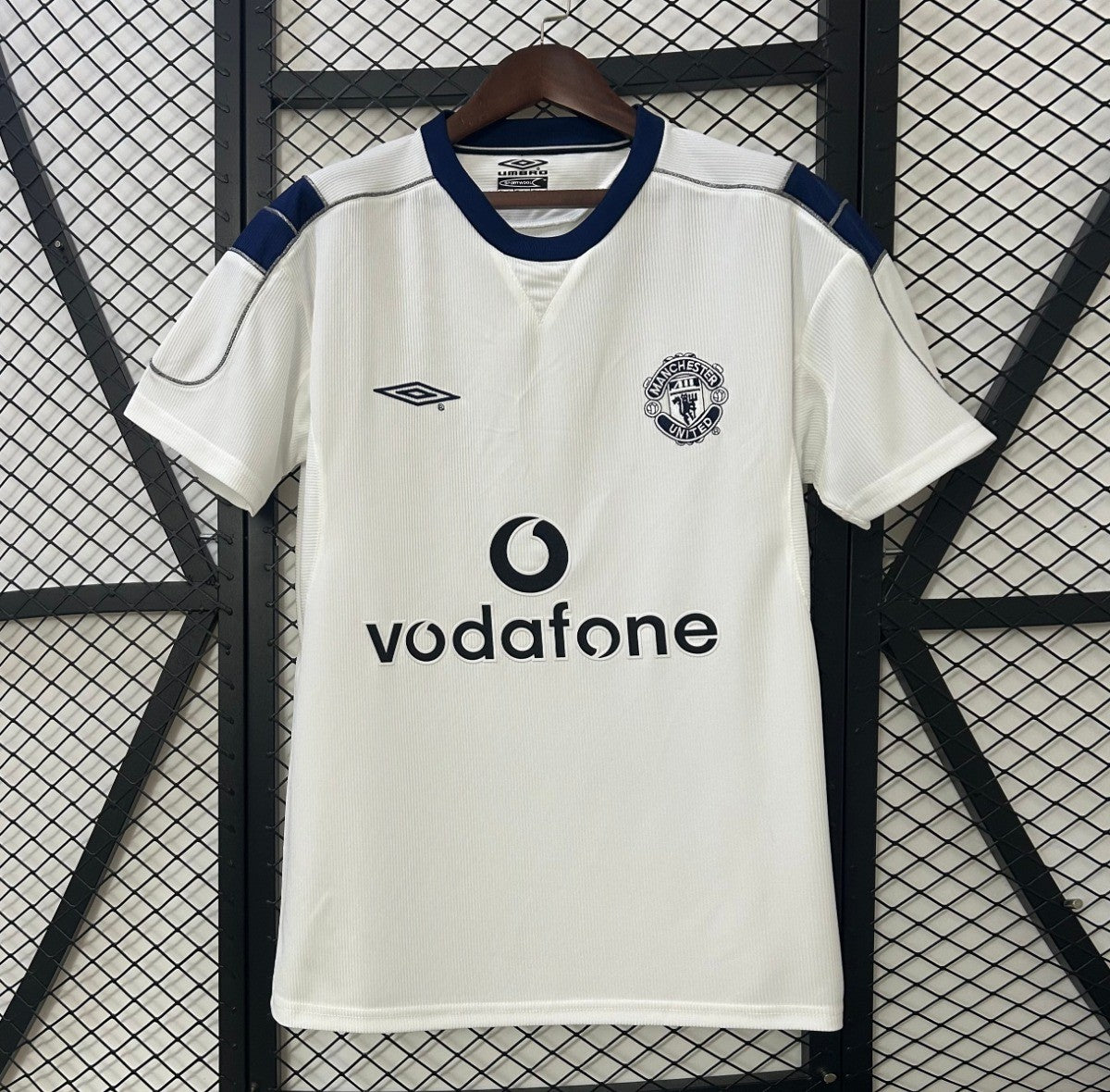 00/01 Retro Manchester United Away Shirt