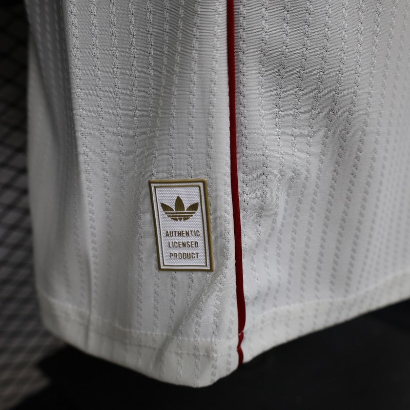 Player Version 26/27 Liverpool FC Off-White with Gold Crest  Special Edition Away Shirt