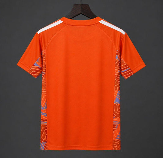 26/27 Juventus Orange with Abstract Maze Pattern Goalkeeper Shirt Set