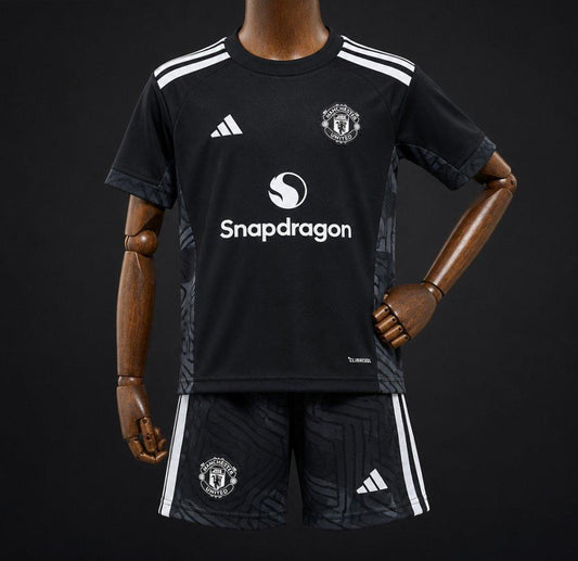 26/27 Kids Manchester United Home Goalkeeper Black/White Shirt + Shorts Set