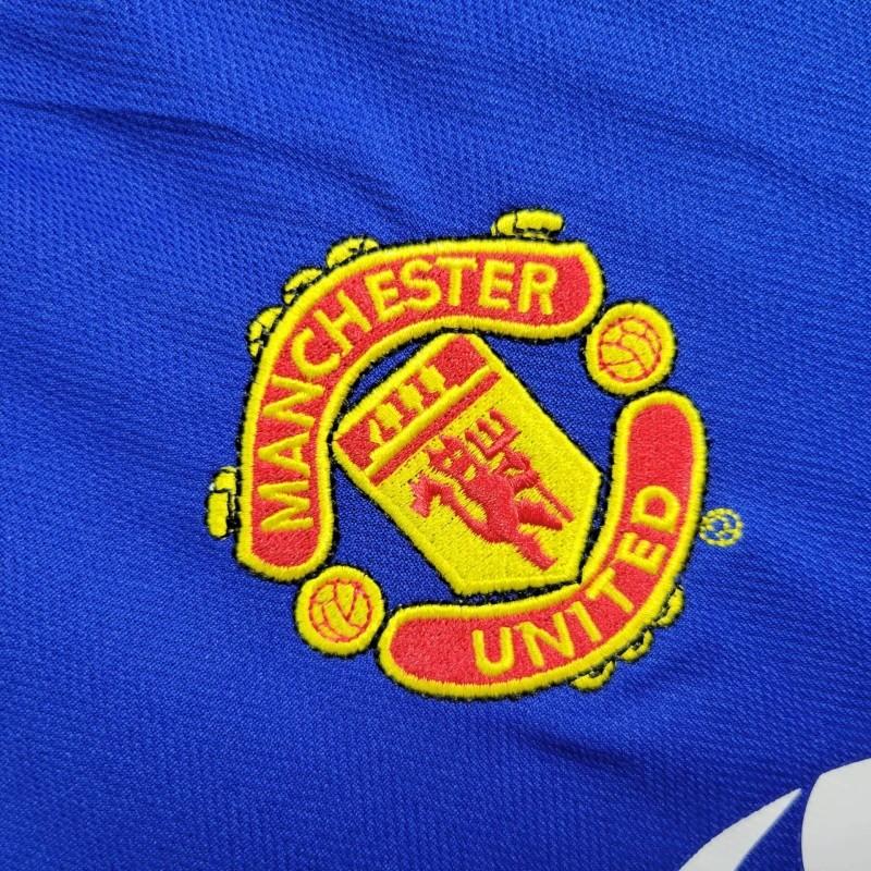 2005/06 Retro Manchester United Away Shirt