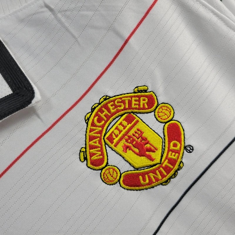 04/06 Retro Manchester United Away Shirt