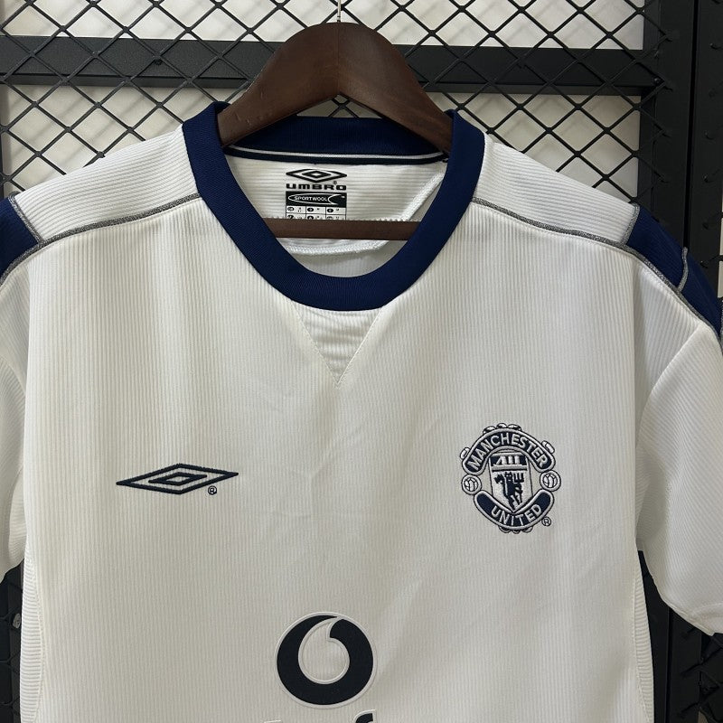 00/01 Retro Manchester United Away Shirt