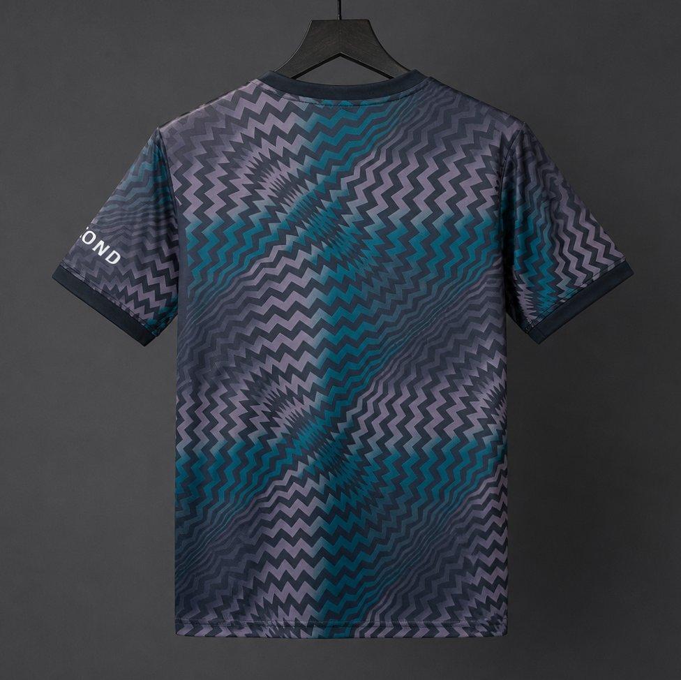 26/27 PSG/Paris Saint-Germain Home Goalkeeper Black/Blue Zigzag Pattern Shirt