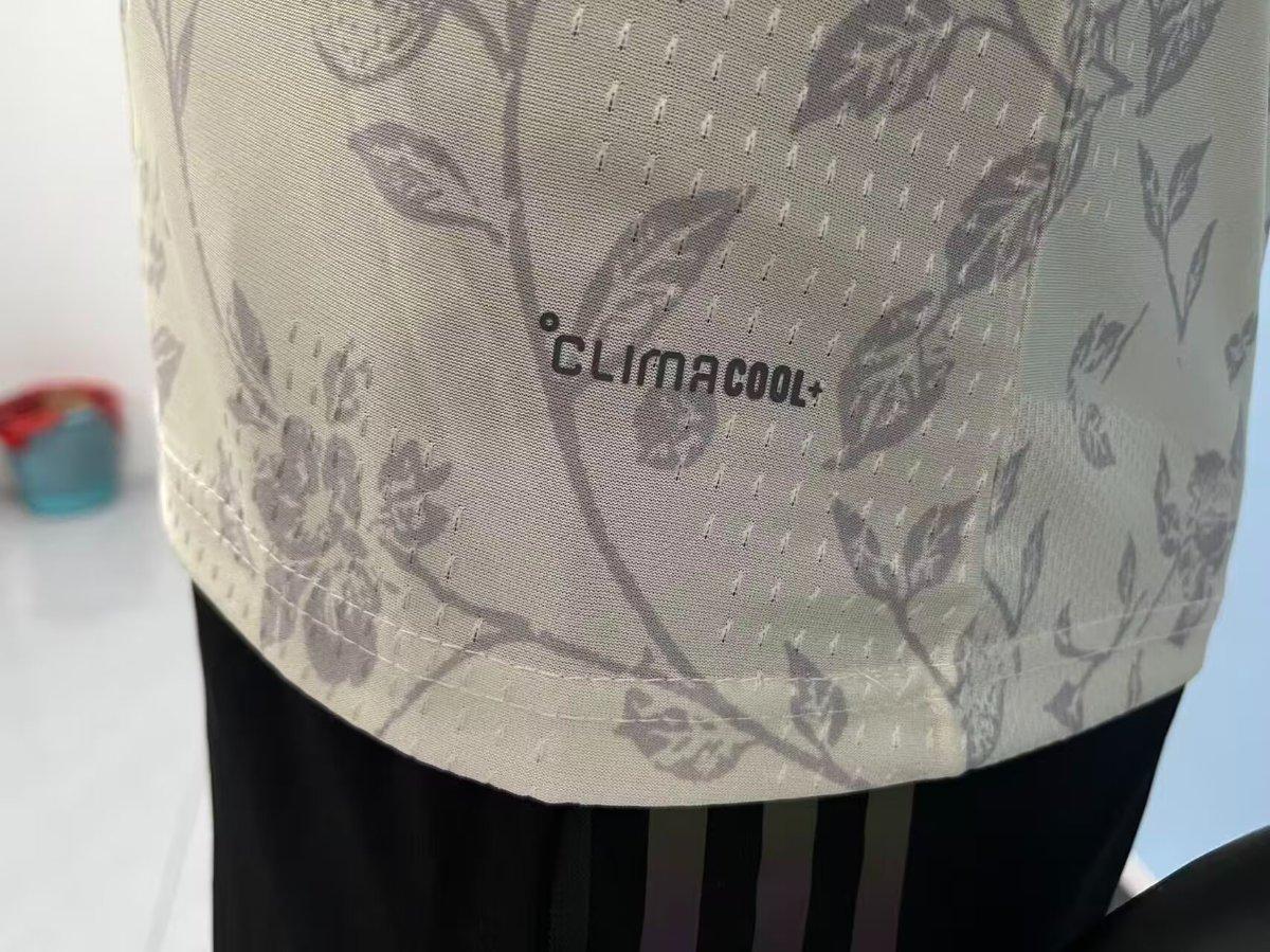 Player Version 26/27 Real Madrid Cream with Floral Pattern Special Edition Shirt