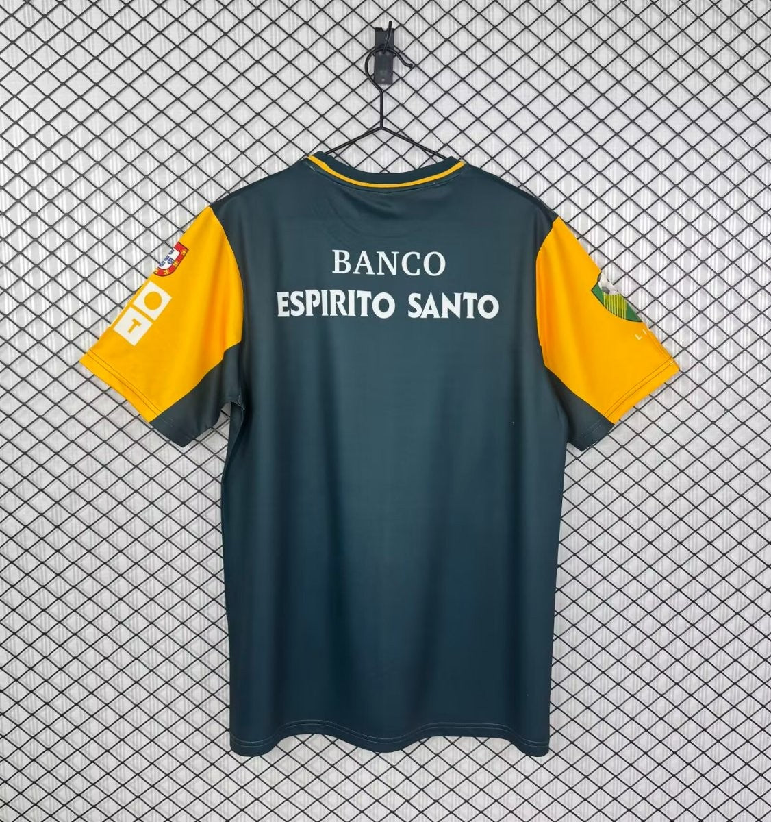 Retro 02/03 Sporting Lisbon Cristiano Ronaldo Training Shirt